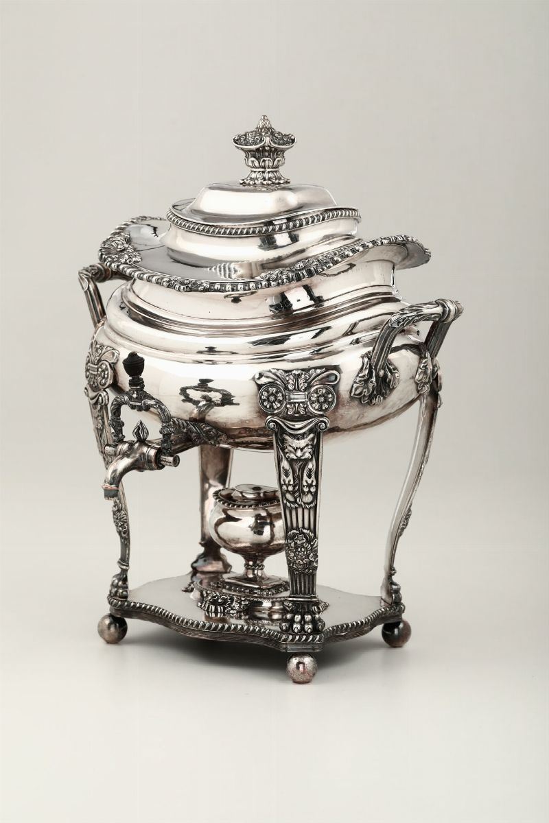 Samovar in metallo fuso, sbalzato ed argentato, XIX-XX secolo  - Auction Ceramics and Antiquities - Cambi Casa d'Aste
