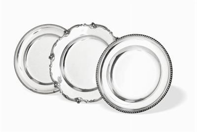 Cinque Piatti in Argento, Manifatture Italiane del XX Secolo (argentieri Differenti)