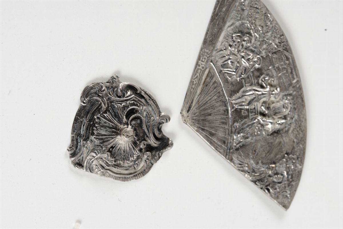 Insieme di Ventiquattro Segnaposto in Argento, Manifattura Artistica del XX Secolo