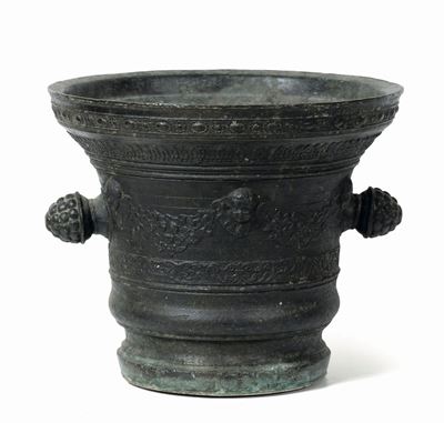 Grande Mortaio in Bronzo Fuso, Tornito e Cesellato. Fonditore Italiano del XVII-XVIII Secolo