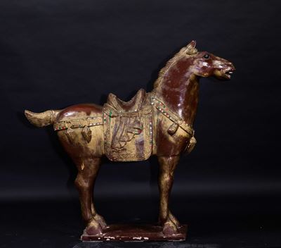 Scultura di Cavallo in Legno Dipinto con Piccoli Elementi in Specchio a Decoro, Thailandia, XX Se...