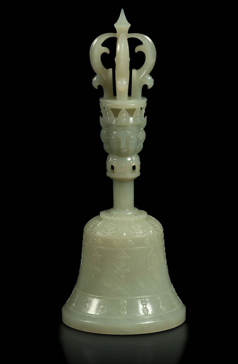 A jade bell, China, 20th century  - Auction Fine Chinese Works of Art - Cambi Casa d'Aste
