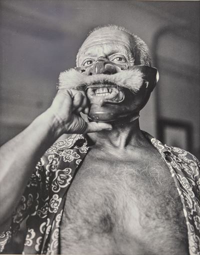 Robert Capa (1913-1954)picasso. le Masque Japonais, 1949
