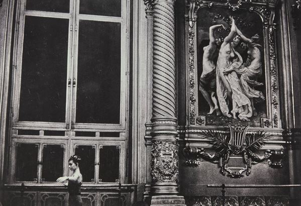 Jeanloup Sieff (1933-2000) Dans le foyer de l'Opéra (Paris)