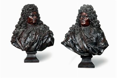 Coppia di Sculture in Bronzo Brunito Raffiguranti Nobiluomo Francese. Fonditore D'oltralpe del XX...