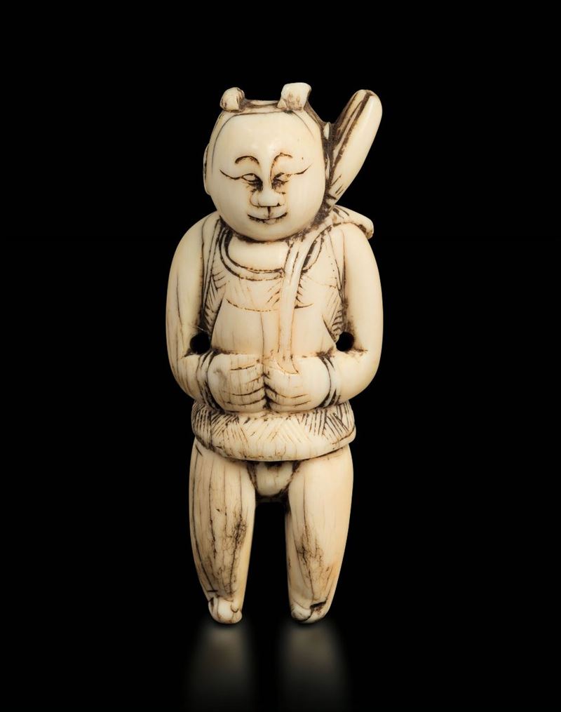 Netzke scolpito in avorio raffigurante personaggio con bisaccia, Giappone, periodo Edo, inizio XX secolo  - Asta Fine Chinese Works of Art - Cambi Casa d'Aste