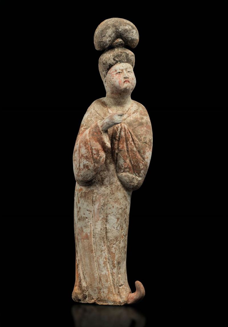 Figura di Fat Lady in terracotta con tracce di policromia, Cina, Dinastia Tang (618-906)  - Asta Fine Chinese Works of Art - Cambi Casa d'Aste