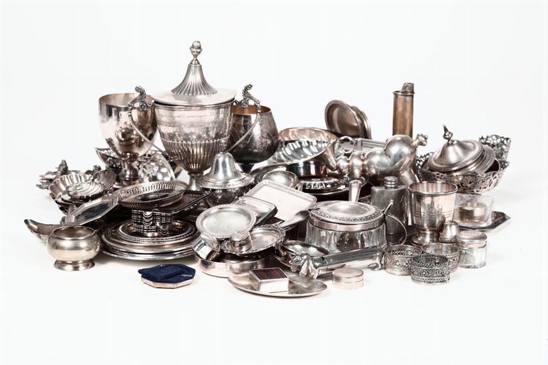 Lotto oggetti in argento e metallo  - Auction Silvers - Timed Auction - Cambi Casa d'Aste