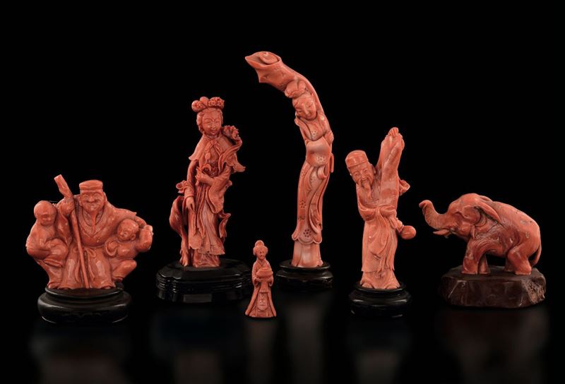 Six coral figures, China, early 1900s  - Auction Fine Chinese Works of Art - Cambi Casa d'Aste