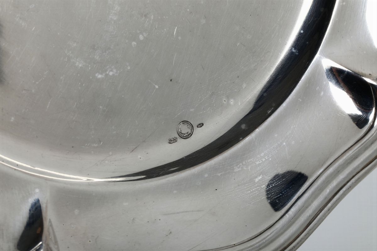 Diciannove Piatti e Dodici Coppette in Argento, Varie Manifatture Italiane del XX Secolo