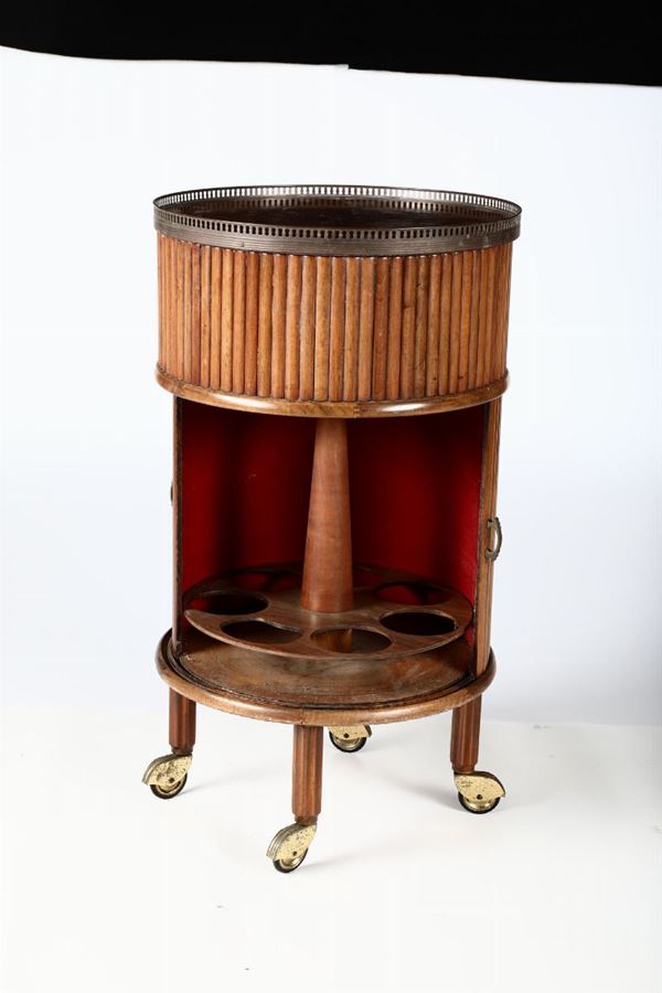 Piccolo mobiletto bar circolare in legno, XIX secolo