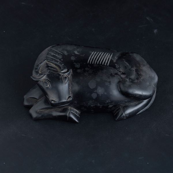 Scatola raffigurante bue in ceramica nera, Cina, Dinastia Qing, XIX secolo