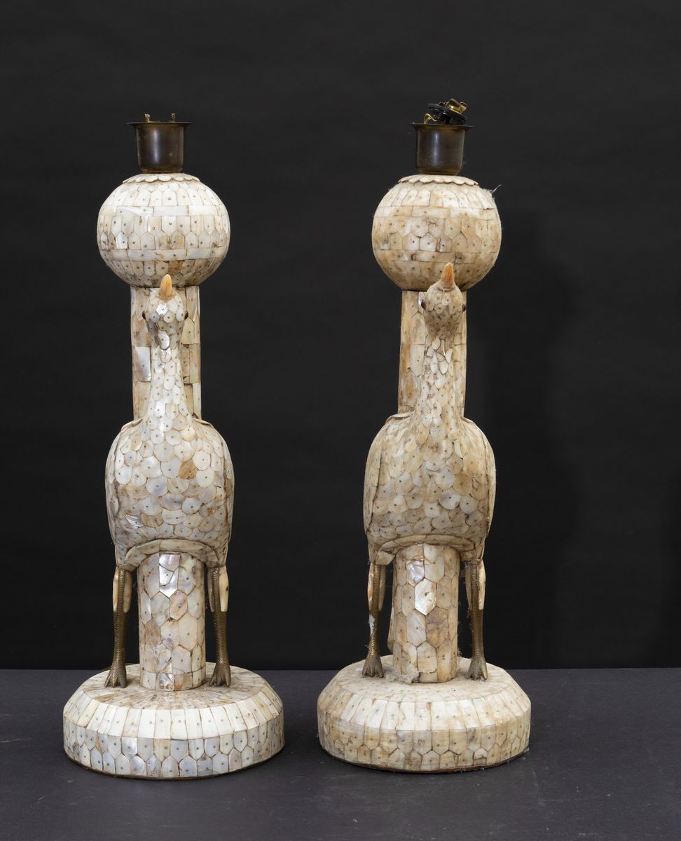 Coppia di Volatili in Legno Rivestiti in Madreperla, Siria, XX Secolo