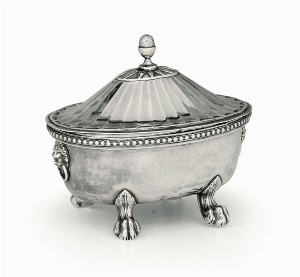A sugar pot, Bartolotti, Rome, 1790/1810 Zuccheriera in argento fuso, sbalzato e cesellato. Roma 1790 - 1810. Maestro argentiere Carlo Bartolotti (1777 - 1824)
