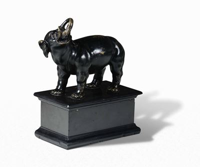 Elefante in Bronzo Fuso, Cesellato e Patinato. Base a Plinto in Marmo Grigio. Fonditore Italiano ...