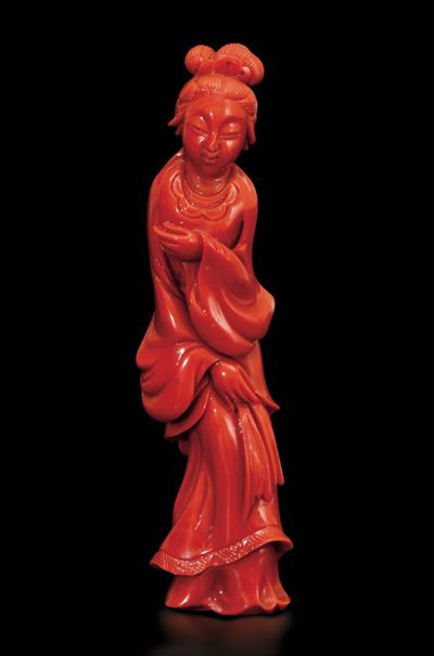 Figura di Guanyin Eretta in Corallo, Cina, Inizio XX Secolo