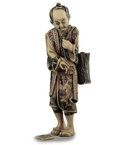 Figura di Contadino con Legna Scolpito in Avorio, Giappone, Inizi XX Secolo