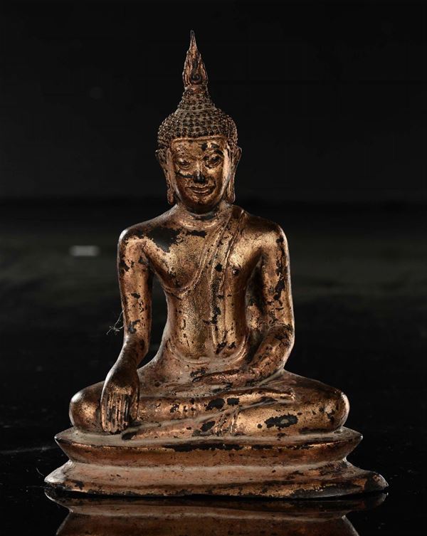 Figura di Buddha Sakyamuni in rame con tracce di doratura, Thailandia, XIX secolo