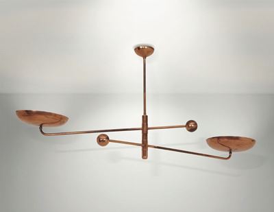 Lampada a Sospensione con Struttura in Ottone Ramato e Doppio Braccio Orientabile a Bilancere.