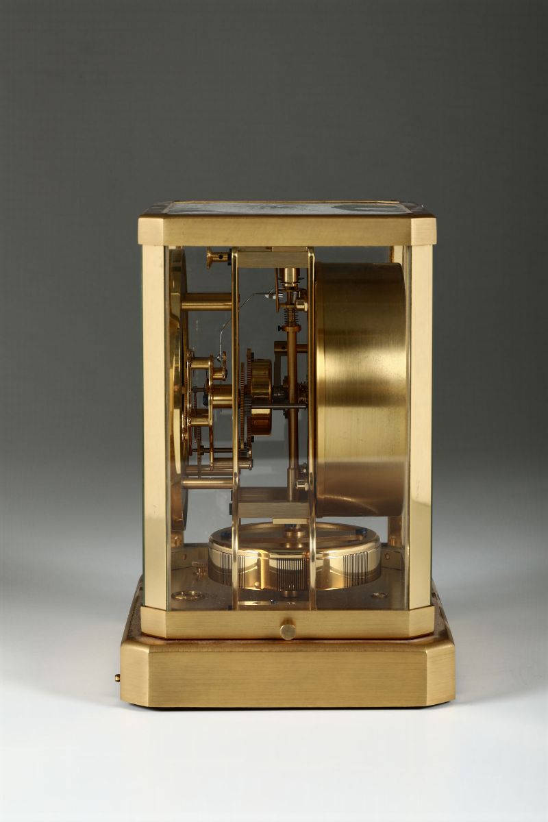 Lecoultre, Atmos. Orologio da Tavolo in Ottone Dorato e Vetro. Realizzato nel 1960 Circa