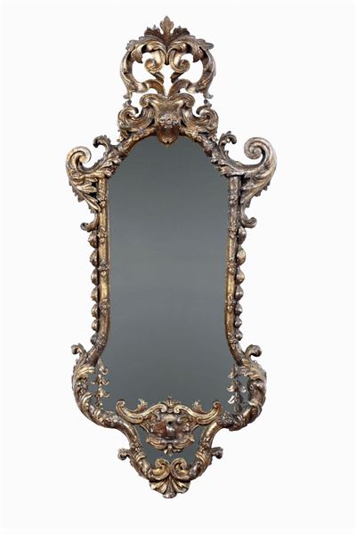 Coppia di Specchiere in Legno Intagliato e Dorato. XVIII Secolo