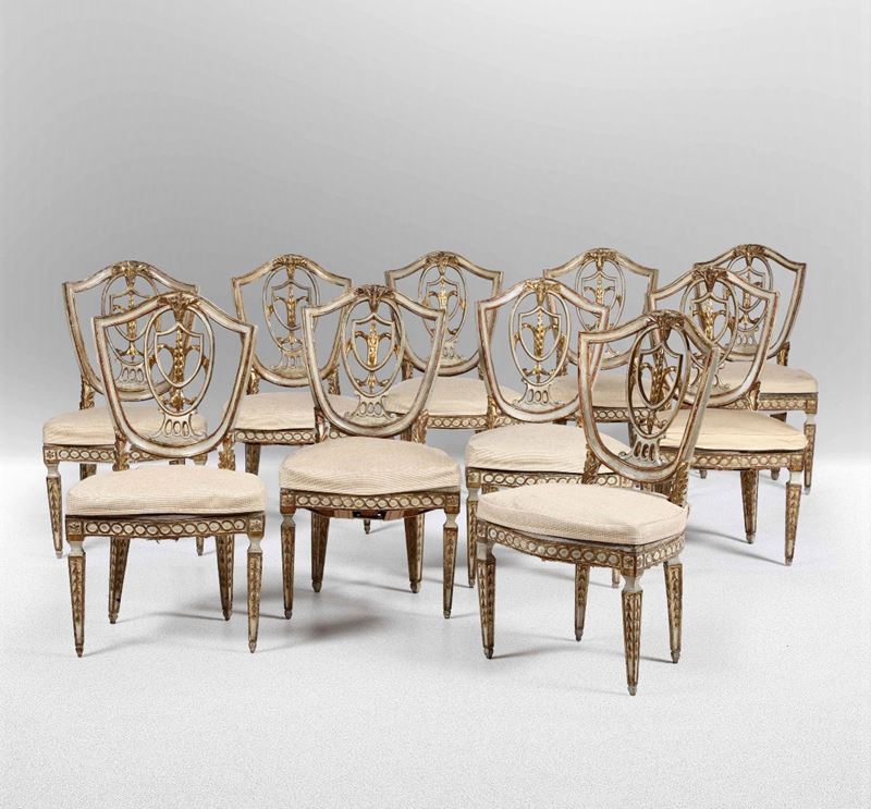 Dieci sedie in legno intagliato, laccato e dorato. Italia centrale, fine XVIII secolo  - Asta Scultura, Arredi e Oggetti d'Arte - Cambi Casa d'Aste
