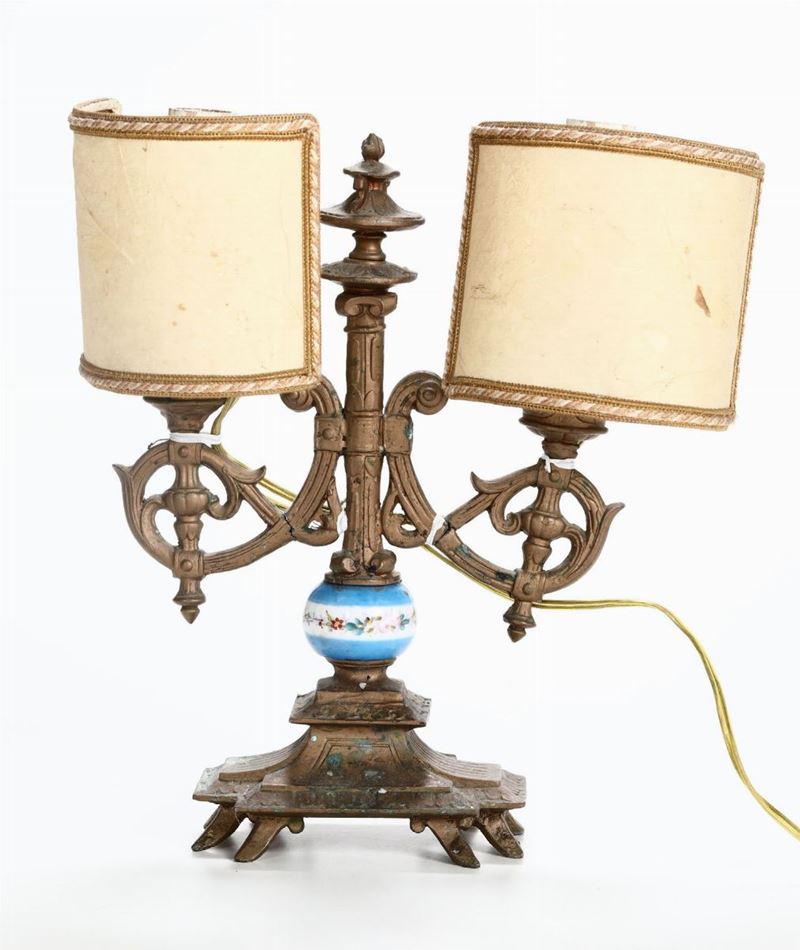 Piccolo candelabro in bronzo a due luci, XIX-XX secolo  - Auction Ceramics and Antiquities - Cambi Casa d'Aste