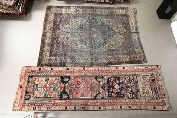 Lotto di due tappeti fine XIX inizio XX secolo