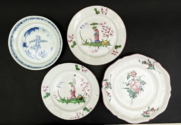 quattro piatti diversi in porcellana, Cina XIX-XX secolo