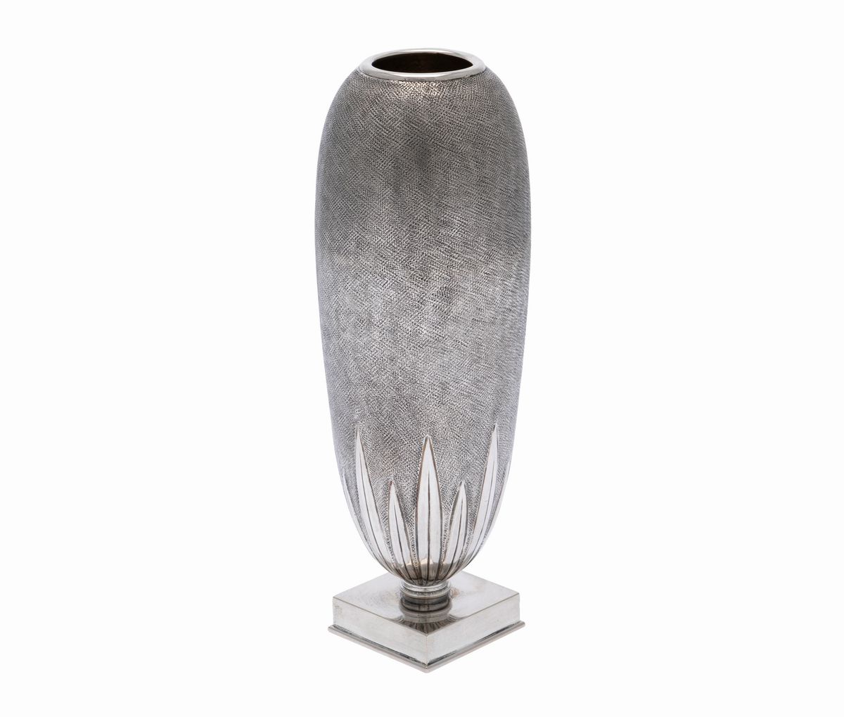 Vaso in Argento Fuso e Cesellato. Buccellati, Roma, Terzo Quarto del XX Secolo