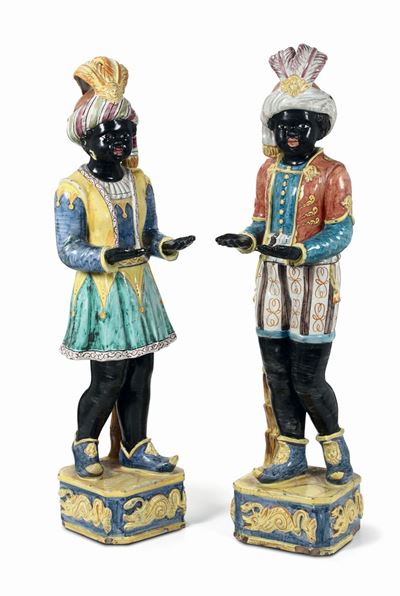 Coppia di Sculture Porta Vassoio Probabilmente Sicilia, Caltagirone (?), XX Secolo