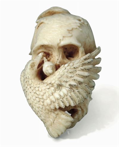 Memento Mori in Avorio Scolpito, Francia o Germania Probabile XIX Secoloraffigurante Rapace e Cra...