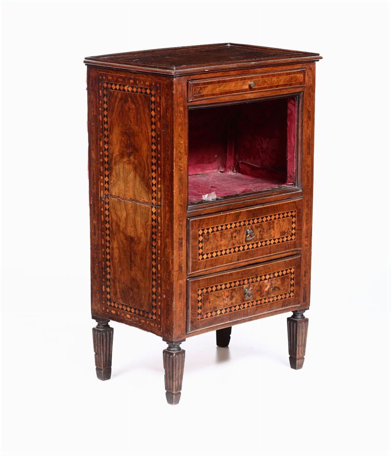 Comodino direttorio in legno lastronato ed intrsiato, XVIII secolo  - Auction Furniture - Cambi Casa d'Aste
