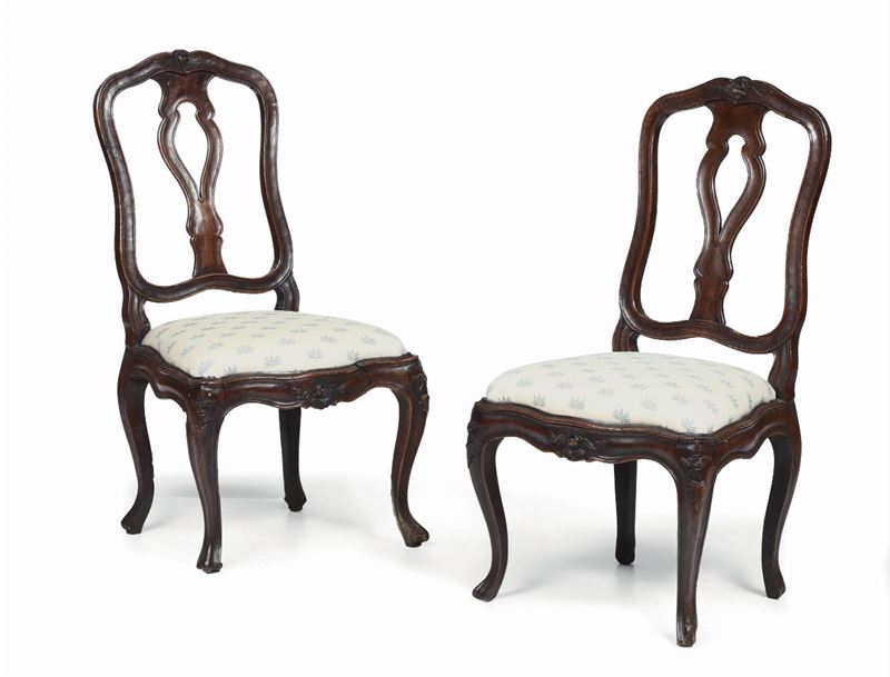 Coppia di sedie Luigi XV in noce, Veneto XVIII secolo  - Asta Antiquariato - Cambi Casa d'Aste