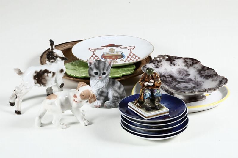 Lotto di oggetti in porcellana e terracotta  - Asta Ceramiche e Antichità - Cambi Casa d'Aste