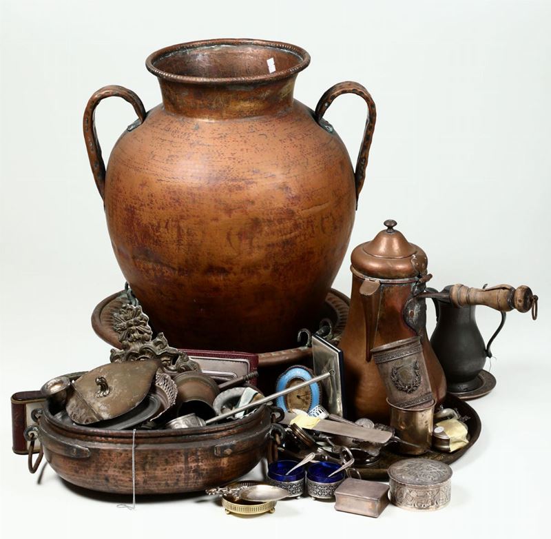 Lotto di oggetti in rame e altri materiali  - Asta Ceramiche e Antichità - Cambi Casa d'Aste
