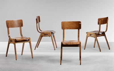 Quattro Sedie Modulari Impilabili con Struttura in Legno.
