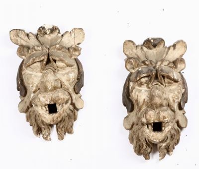 Coppia di Mascheroni Antropomorfi in Legno Dipinto, Italia XVIII Secolo
