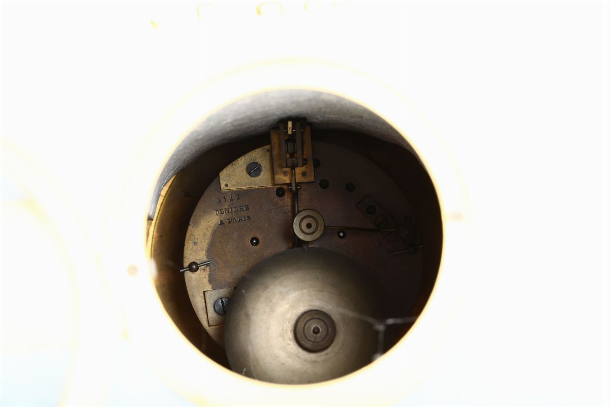 Pendola da Camino Neoclassica in Marmo, Bronzo Patinato e Bronzo Dorato, Denière a Paris