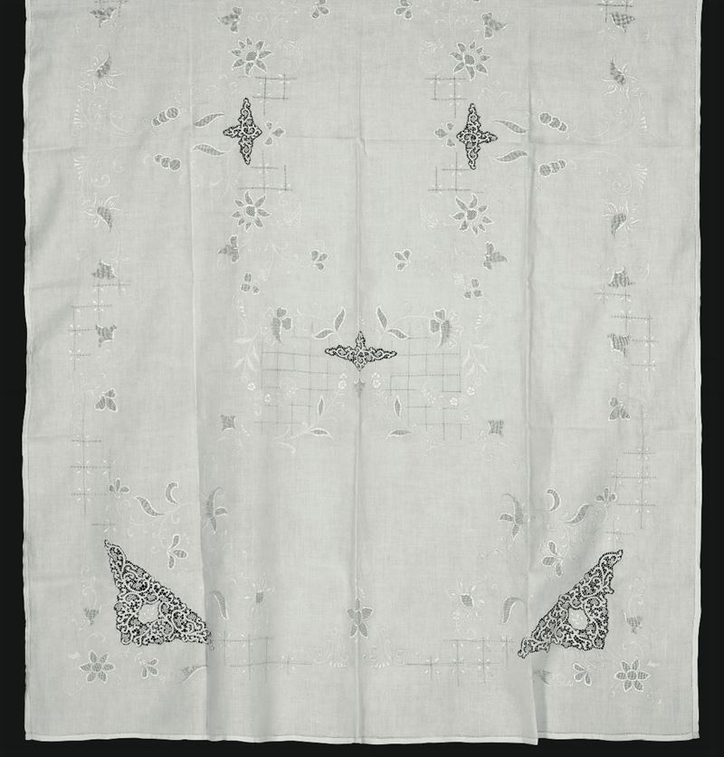 Tovaglia bianca in lino, Italia XX secolo  - Asta L'Art de la Table - Cambi Casa d'Aste