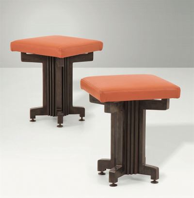 Due Ottomane con Struttura in Metallo e Legno. Rivestimenti in Skai.