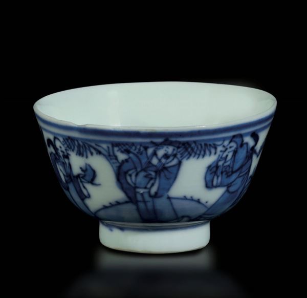 Piccola ciotola in porcellana bianca e blu con raffigurazione di tre saggi entro paesaggio, Cina, Dinastia Qing, epoca Kangxi (1662-1722)