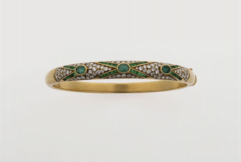 Emerald, diamond and gold bangle  - Auction Jewels - Cambi Casa d'Aste