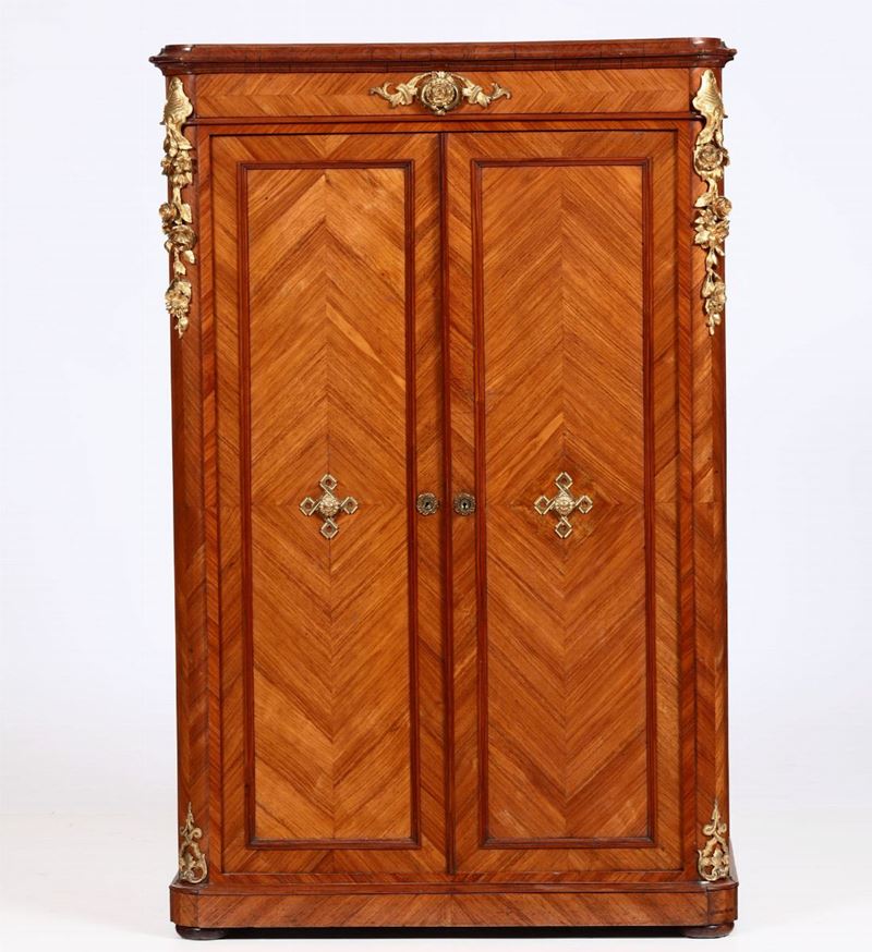 Piccolo armadio a due ante intermente lastronato, XIX secolo  - Auction Furniture | Cambi Time - Cambi Casa d'Aste