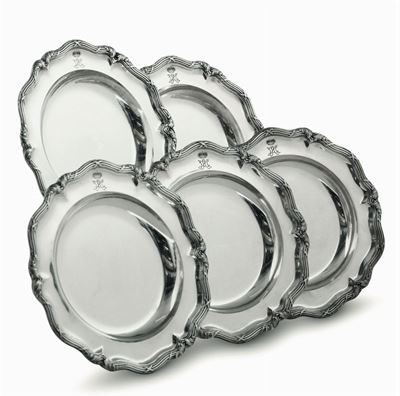 Cinque Piatti in Argento Fuso, Sbalzato e Cesellato. Londra, 1865, Argentieri Hunt & Roskell (inc...
