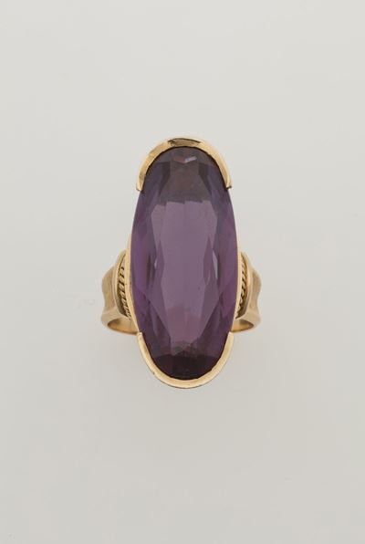 Anello con Corindone Metamerico Sintetico