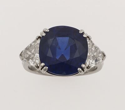 Anello con Zaffiro Sri Lanka di Ct 10,00 Stimati, Nessuna Indicazione di Riscaldamento