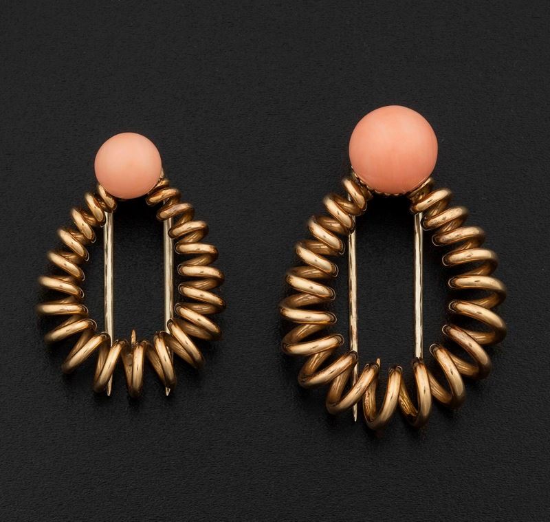 Pair of coral and gold clips  - Auction Fine Coral Jewels - I - Cambi Casa d'Aste
