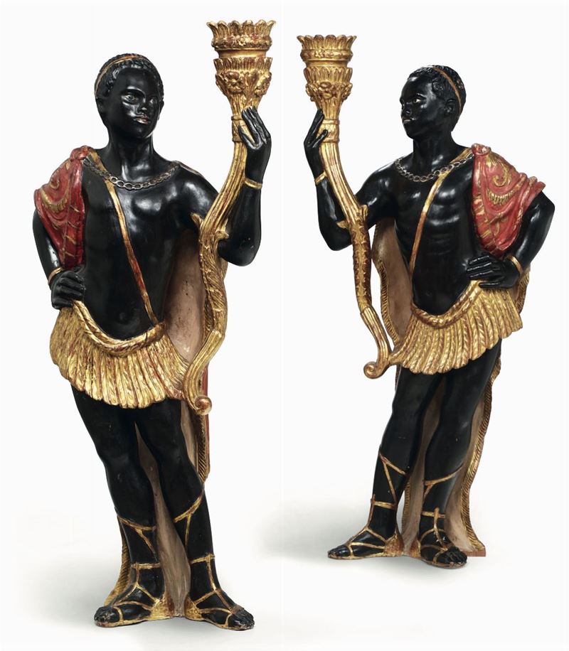 Coppia di moretti reggi torcia in legno policromo e dorato, Italia XIX-XX secolo  - Auction Fine Art - Cambi Casa d'Aste