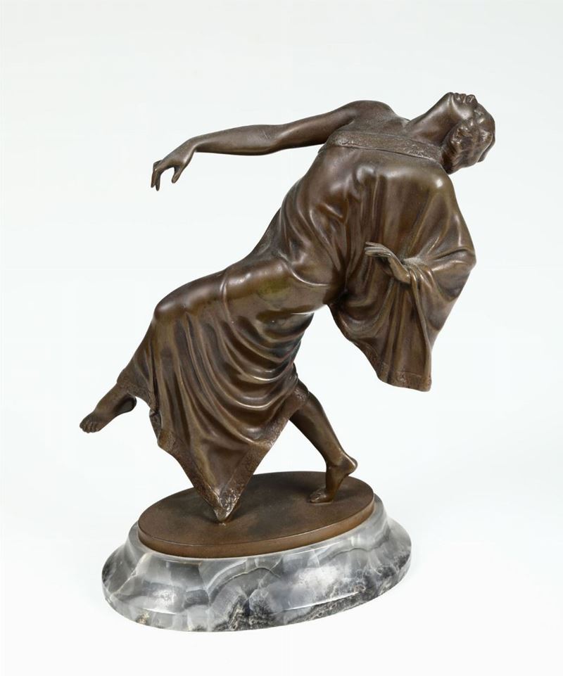 Sculturina in bronzo di fugura femminile, XX secolo  - Auction Ceramics and Antiquities - Cambi Casa d'Aste